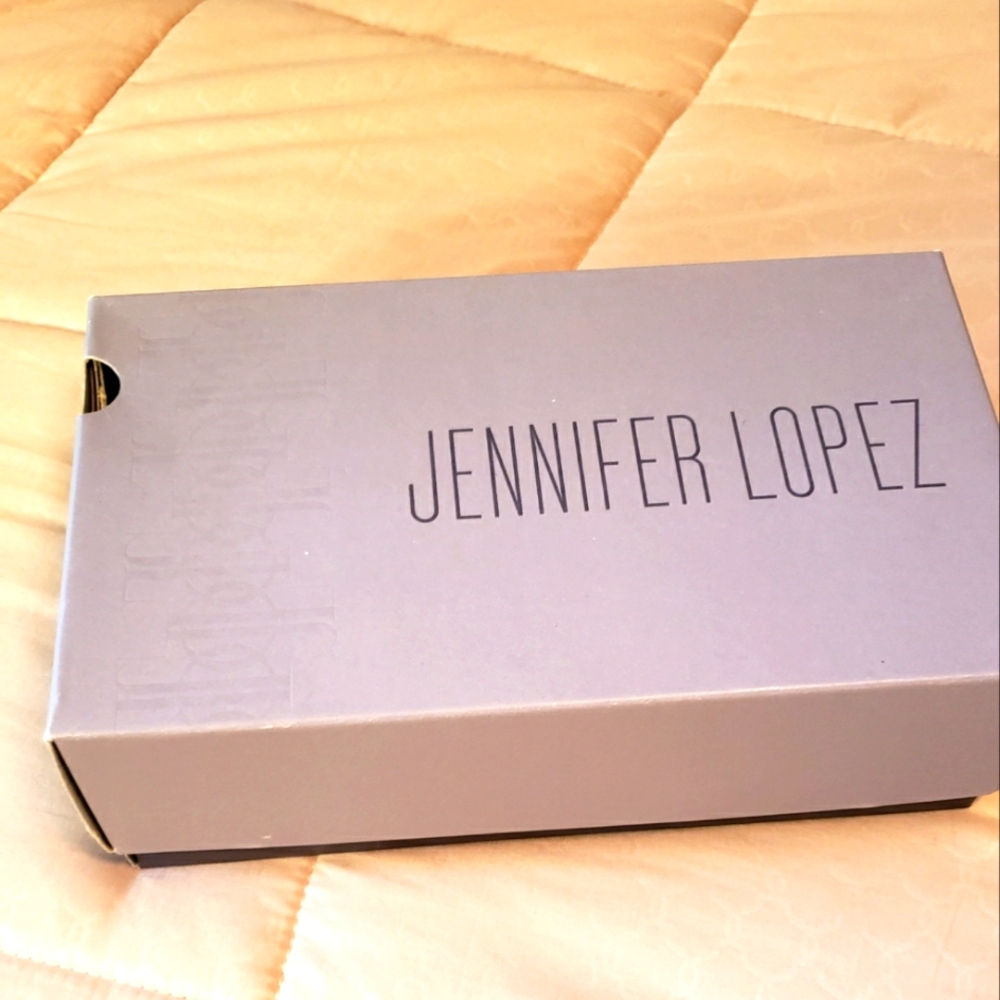 JLO BLACK PUMPS